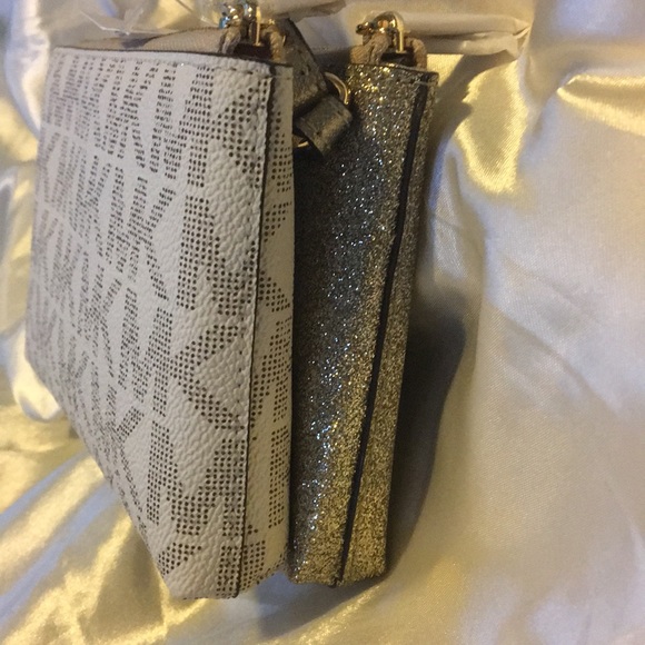 LAST ONE! NWT MICHAEL KORS Jet Set Travel Wristlet - Picture 4 of 8
